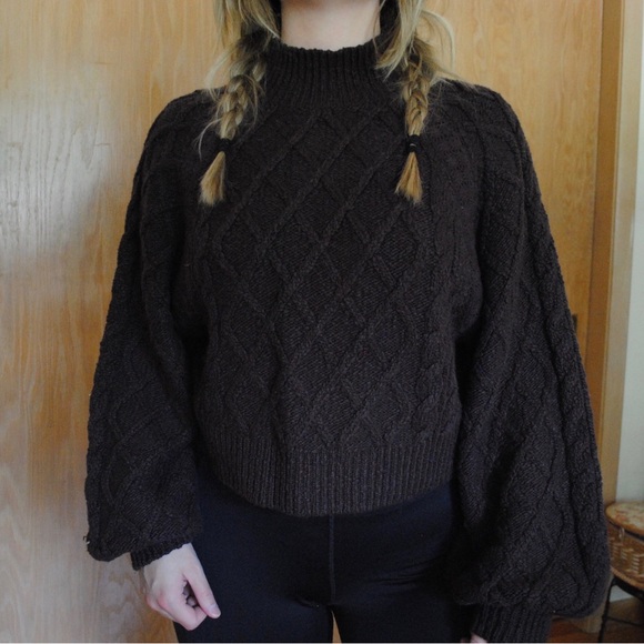 Free People balloon sleeve cropped sweater! - Picture 1 of 4